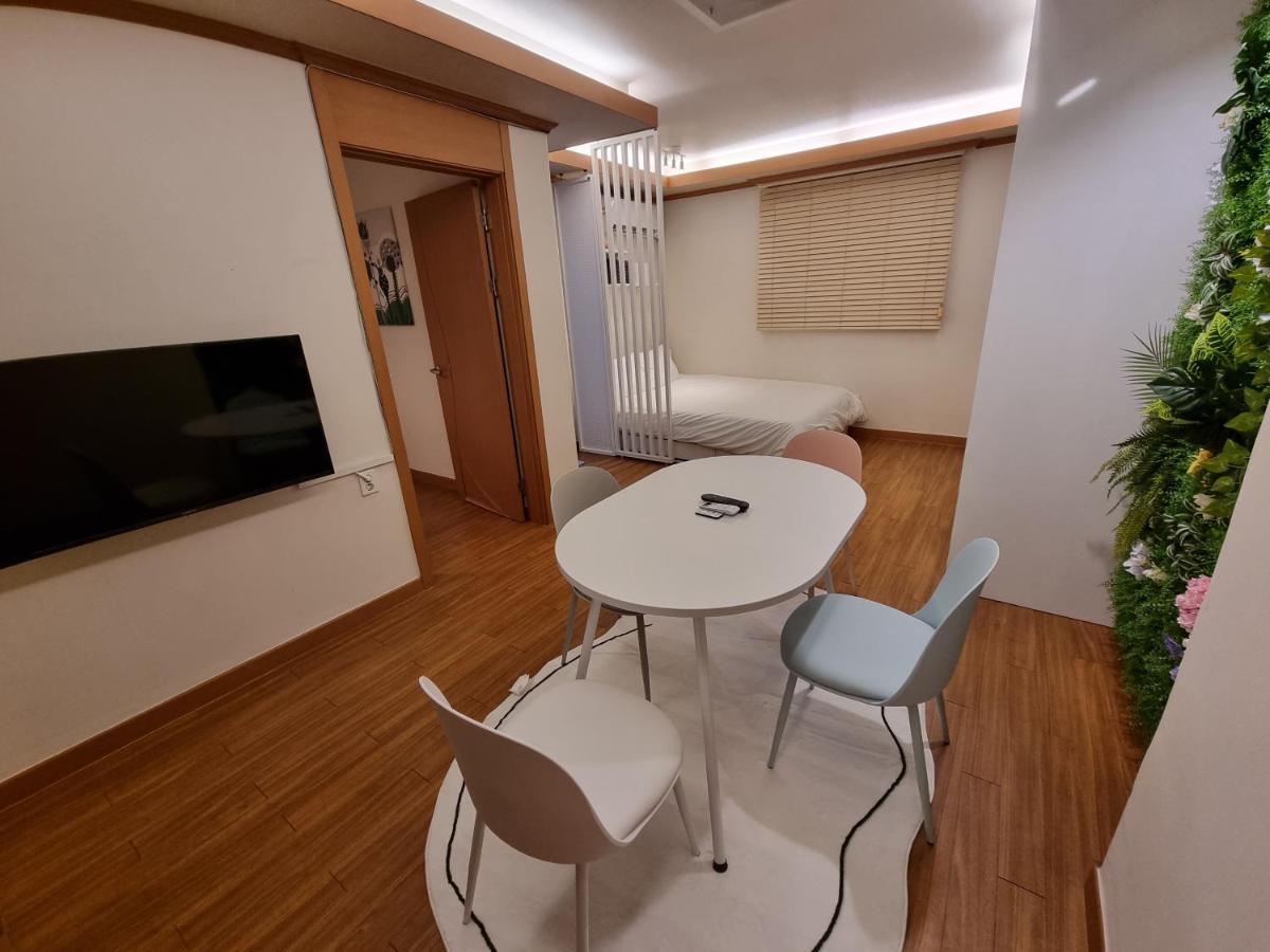 Complace H 首爾 外观 照片