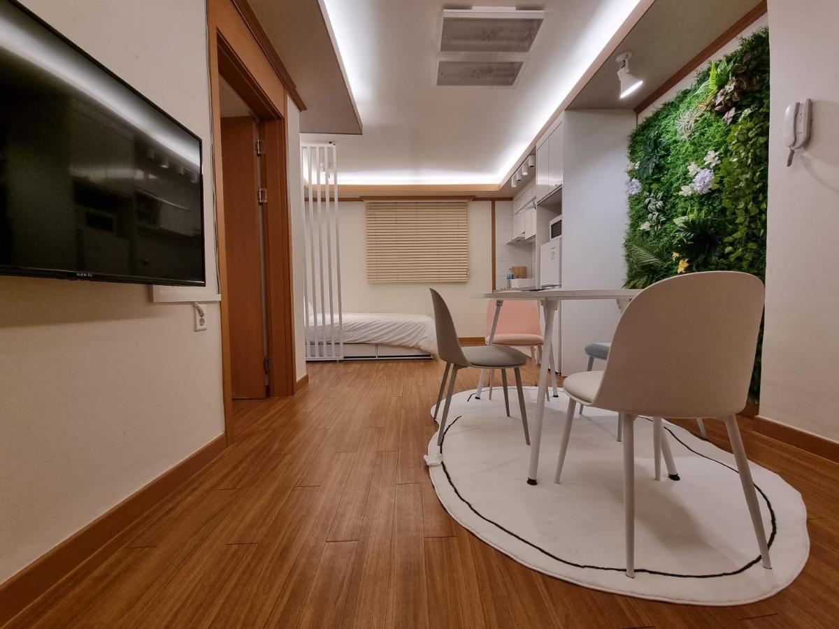 Complace H 首爾 外观 照片